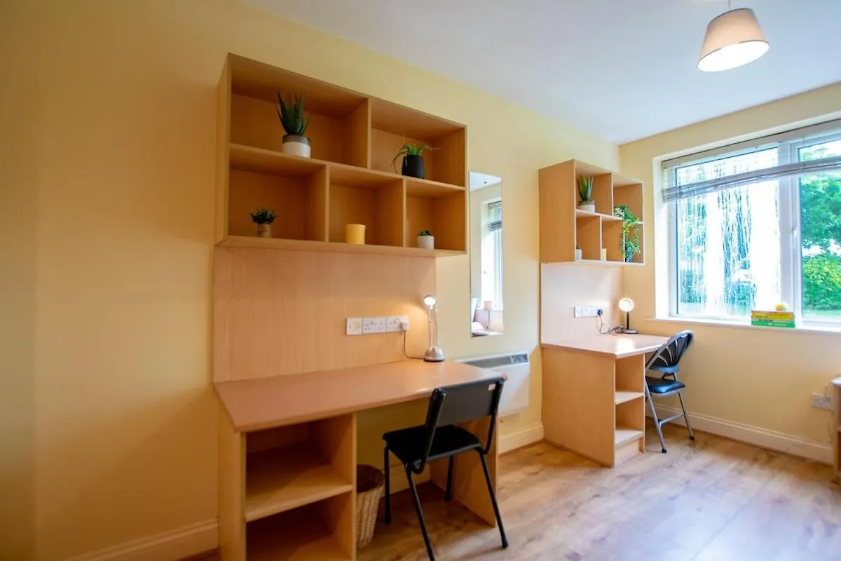 Comfortable 2-Bed In Galway City Ireland